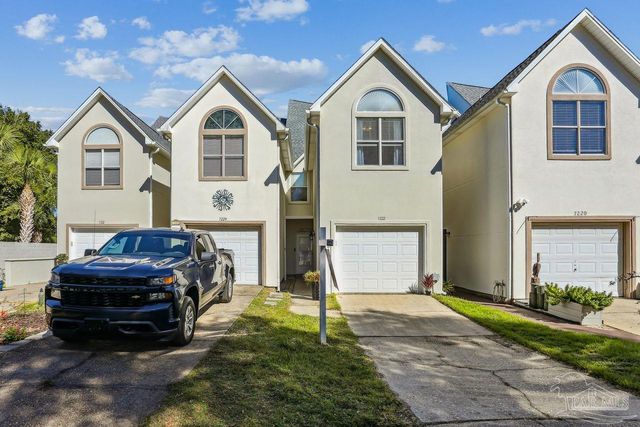 7222 Majestic Blvd, Navarre, FL 32566