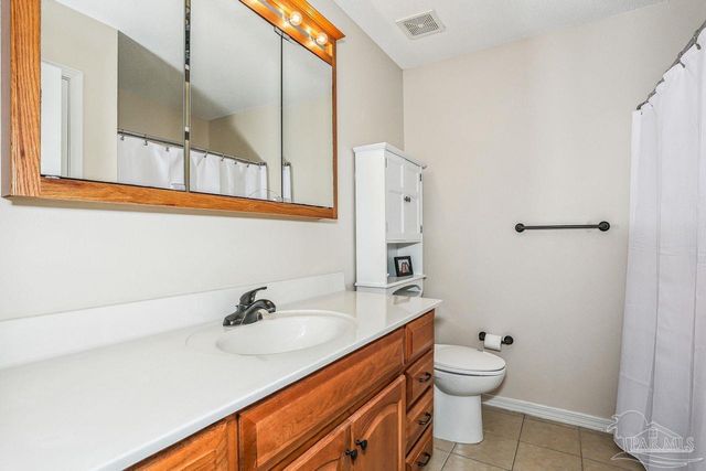 7222 Majestic Blvd, Navarre, FL 32566