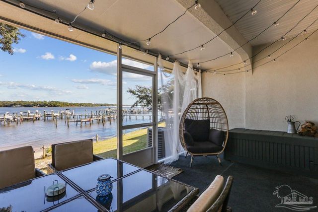 7222 Majestic Blvd, Navarre, FL 32566