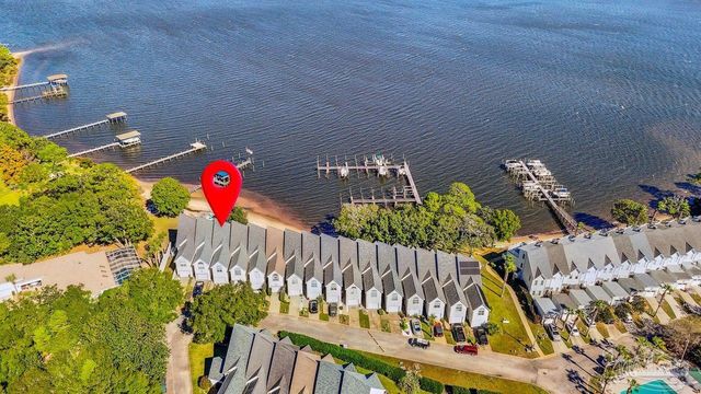 7222 Majestic Blvd, Navarre, FL 32566