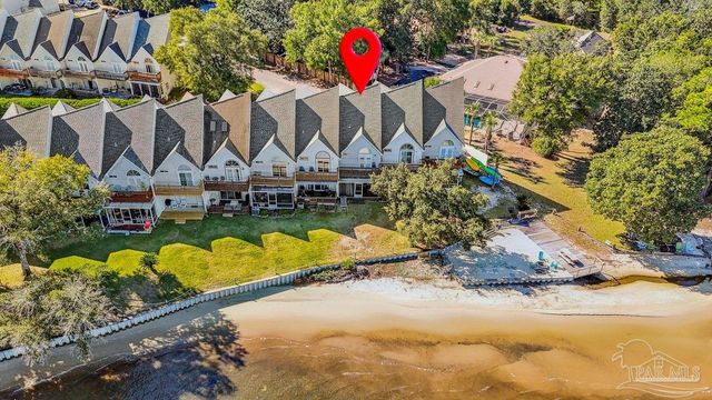 7222 Majestic Blvd, Navarre, FL 32566