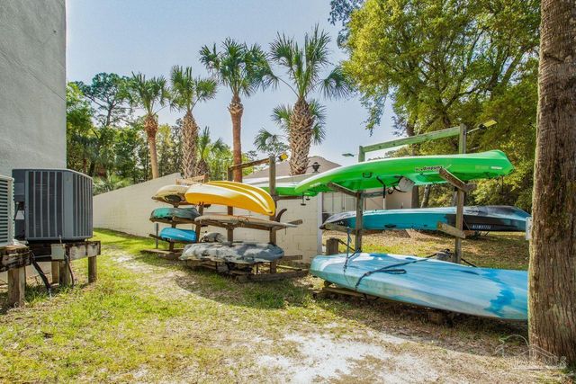 7222 Majestic Blvd, Navarre, FL 32566