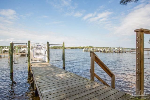 7222 Majestic Blvd, Navarre, FL 32566