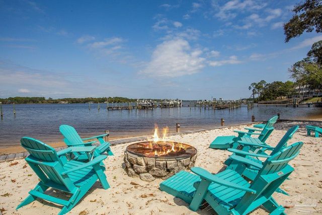 7222 Majestic Blvd, Navarre, FL 32566