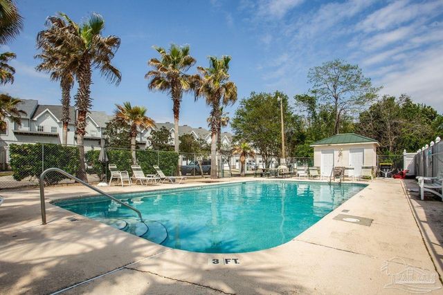 7222 Majestic Blvd, Navarre, FL 32566