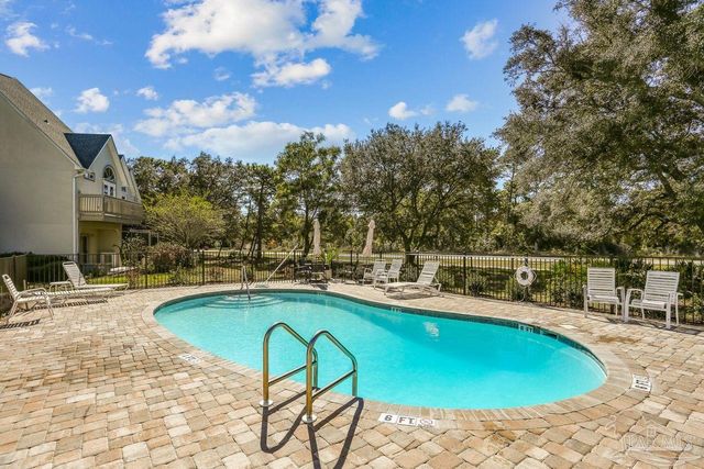 7222 Majestic Blvd, Navarre, FL 32566