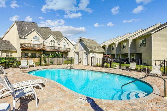 7222 Majestic Blvd, Navarre, FL 32566