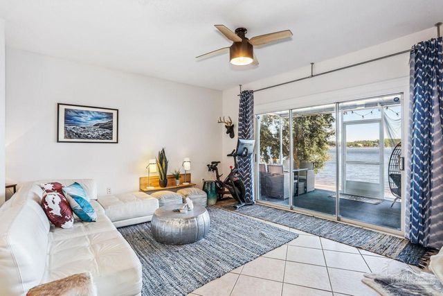 7222 Majestic Blvd, Navarre, FL 32566