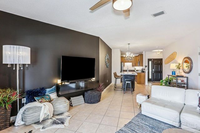 7222 Majestic Blvd, Navarre, FL 32566