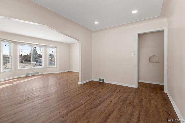 7801 Appoline Street, Dearborn, MI 48126