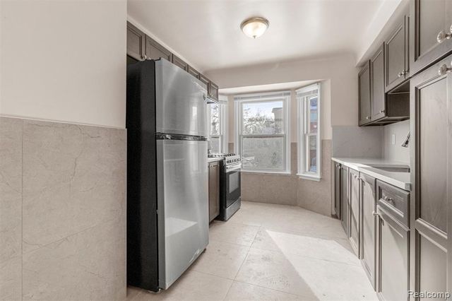 7801 Appoline Street, Dearborn, MI 48126