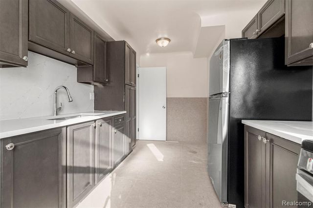 7801 Appoline Street, Dearborn, MI 48126