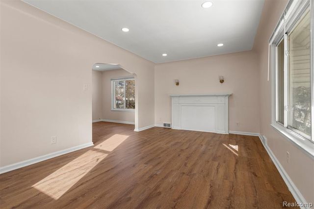 7801 Appoline Street, Dearborn, MI 48126