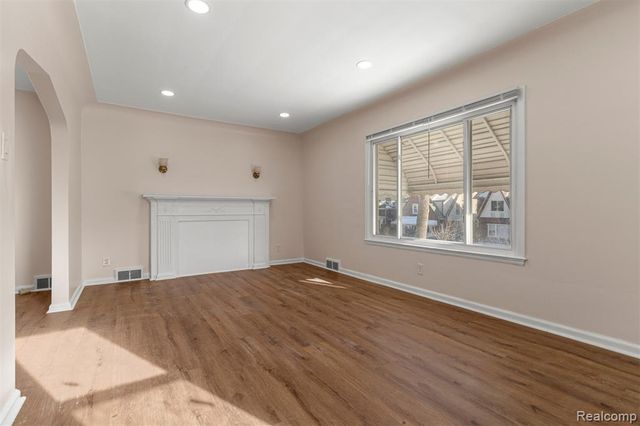 7801 Appoline Street, Dearborn, MI 48126