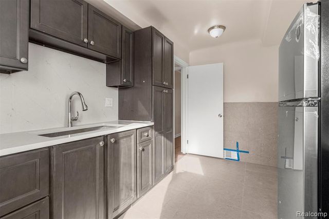 7801 Appoline Street, Dearborn, MI 48126