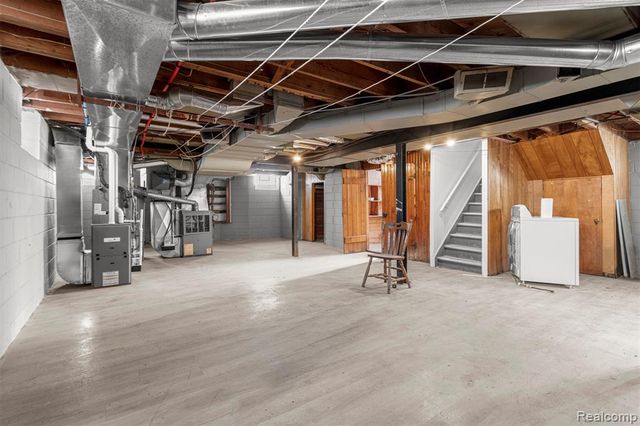 7801 Appoline Street, Dearborn, MI 48126