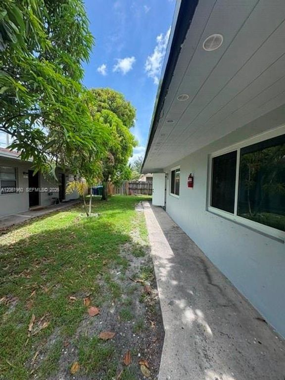 5401 NW 22nd St 2, Lauderhill, FL 33313