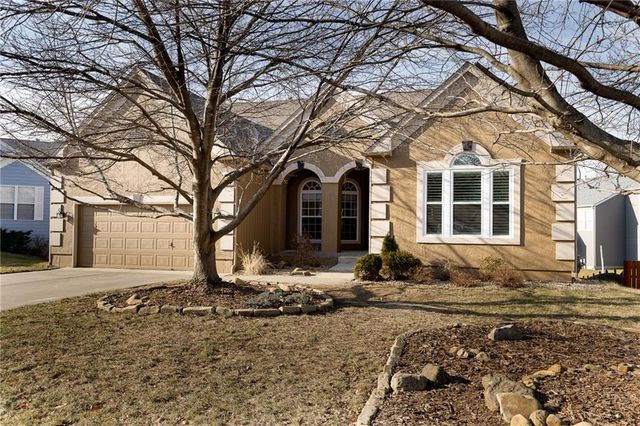 9208 N CAMPBELL Court, Kansas City, MO 64155