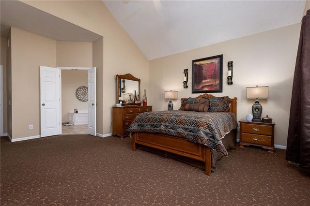 9208 N CAMPBELL Court, Kansas City, MO 64155