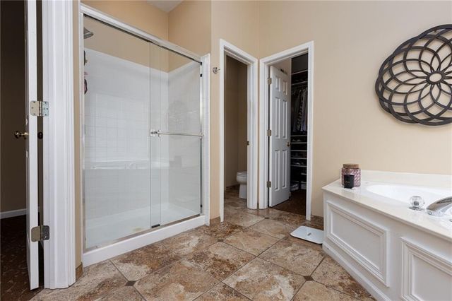 9208 N CAMPBELL Court, Kansas City, MO 64155