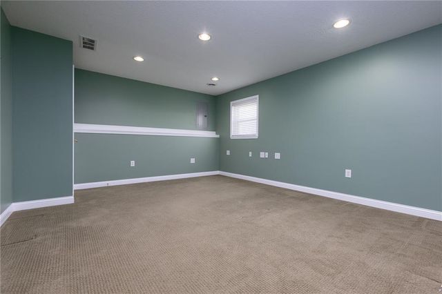 9208 N CAMPBELL Court, Kansas City, MO 64155