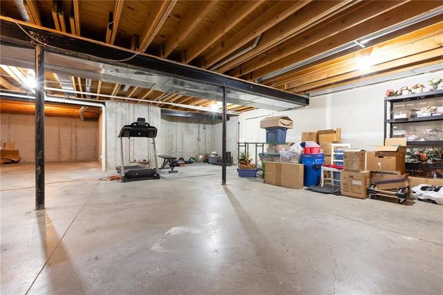 9208 N CAMPBELL Court, Kansas City, MO 64155