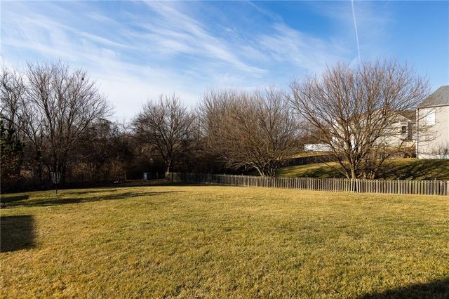 9208 N CAMPBELL Court, Kansas City, MO 64155