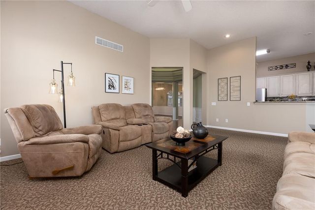 9208 N CAMPBELL Court, Kansas City, MO 64155