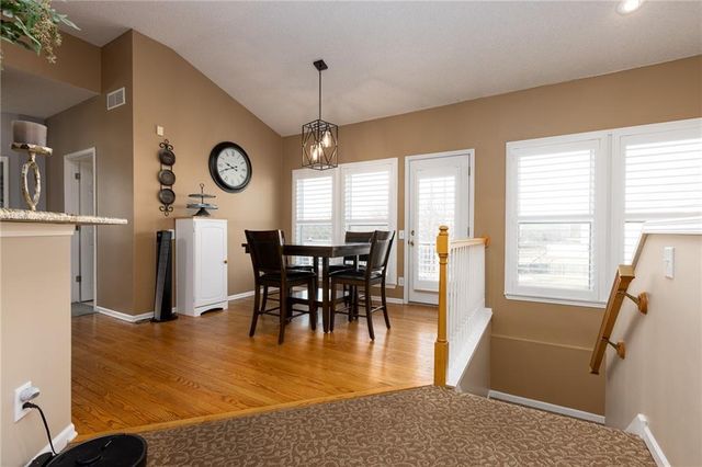 9208 N CAMPBELL Court, Kansas City, MO 64155