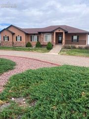 777 E Woodleaf Drive, Pueblo, CO 81007