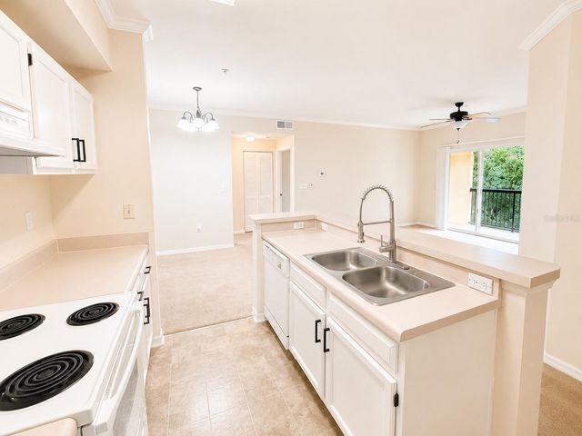 5610 PINNACLE HEIGHTS CIRCLE 309, Tampa, FL 33624