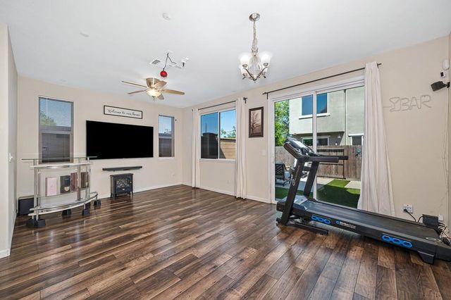 2498 Ben Ali Way, Sacramento, CA 95815