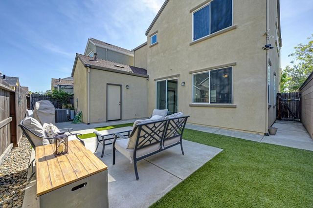 2498 Ben Ali Way, Sacramento, CA 95815
