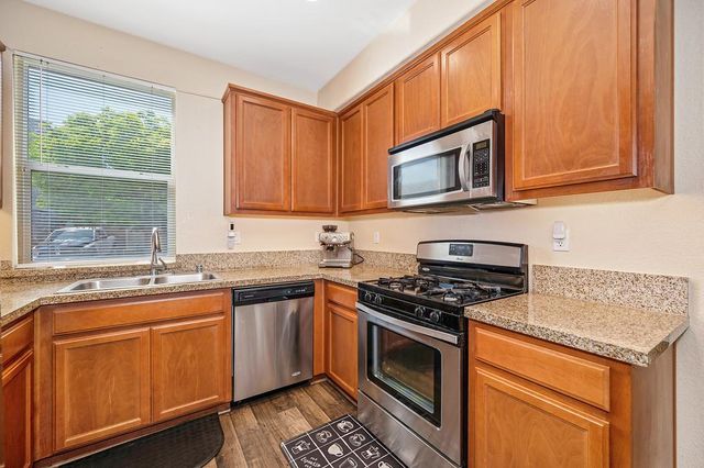 2498 Ben Ali Way, Sacramento, CA 95815