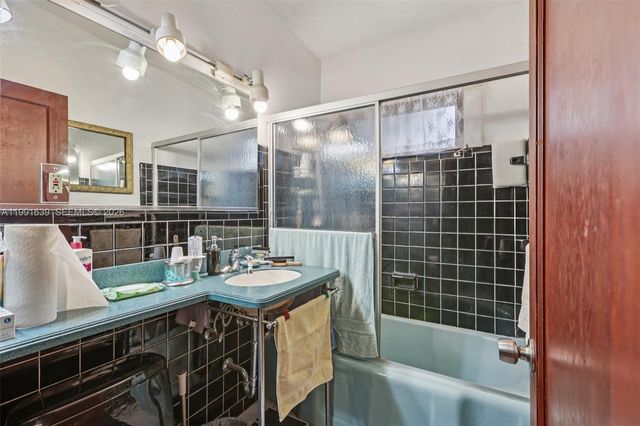 272 W 46th Street, Hialeah, FL 33012