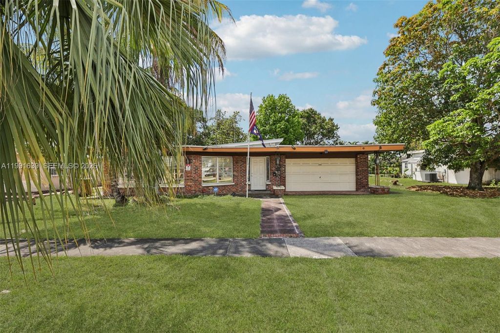 272 W 46th Street, Hialeah, FL 33012
