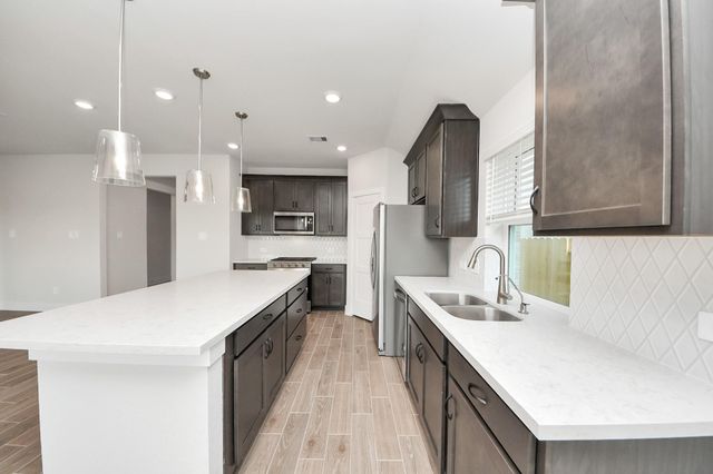 235 Orchard Laurel Drive, Alvin, TX 77511