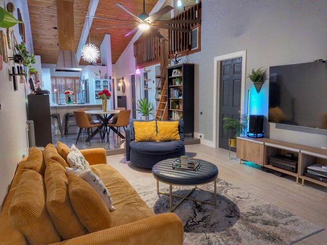 10180 E Cypress Court 10180, Pembroke Pines, FL 33026