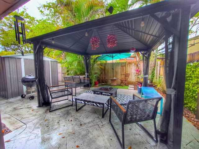 10180 E Cypress Court 10180, Pembroke Pines, FL 33026