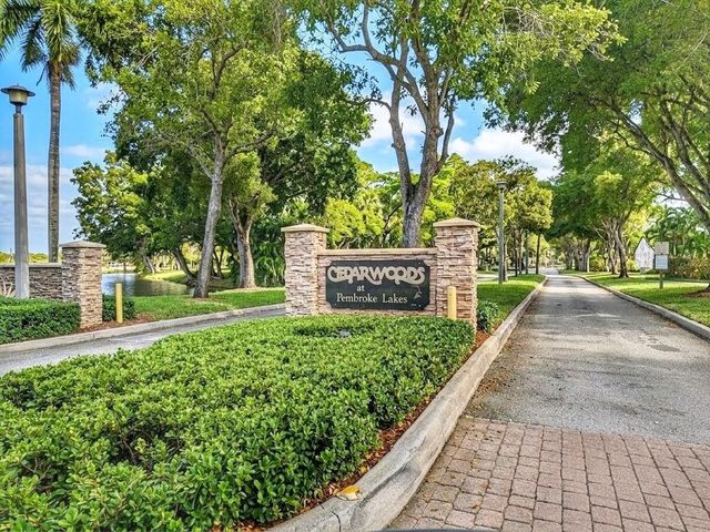 10180 E Cypress Court 10180, Pembroke Pines, FL 33026