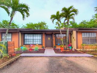 10180 E Cypress Court 10180, Pembroke Pines, FL 33026