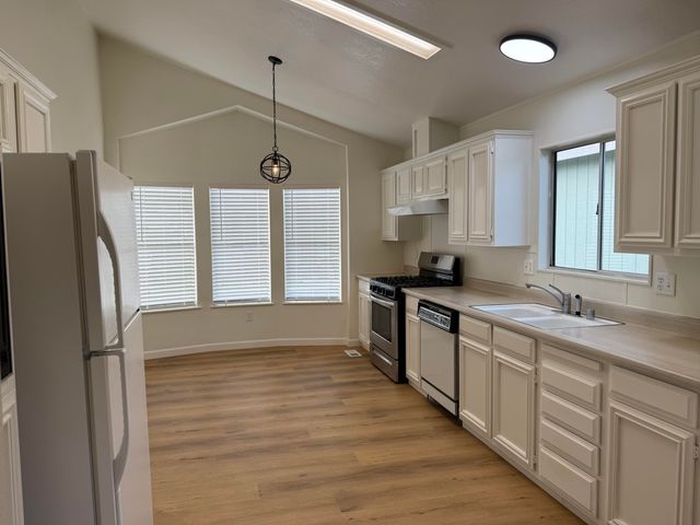 4618 S Verde Vista Street, Visalia, CA 93277