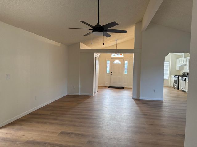 4618 S Verde Vista Street, Visalia, CA 93277