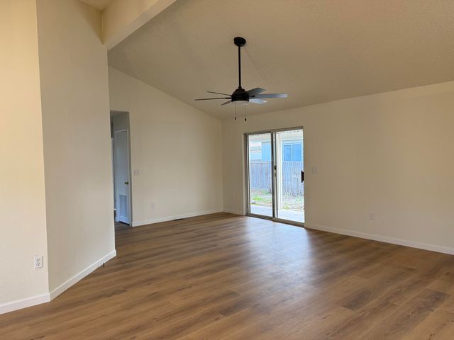 4618 S Verde Vista Street, Visalia, CA 93277