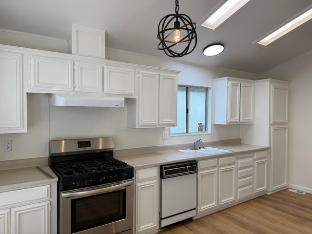 4618 S Verde Vista Street, Visalia, CA 93277