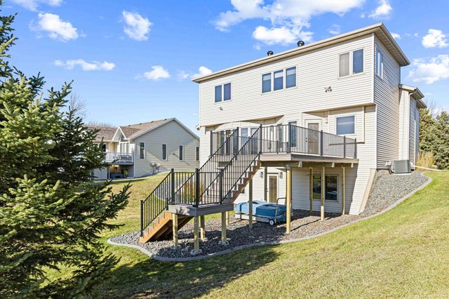 3102 26th Avenue S, Fargo, ND 58103