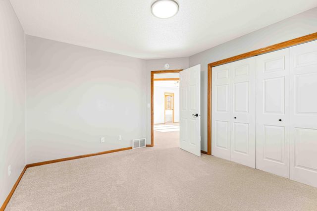 3102 26th Avenue S, Fargo, ND 58103