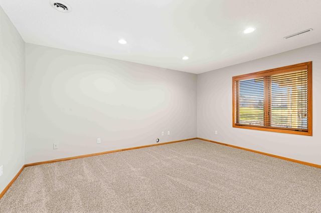 3102 26th Avenue S, Fargo, ND 58103