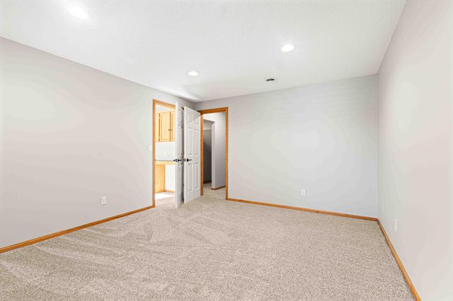 3102 26th Avenue S, Fargo, ND 58103