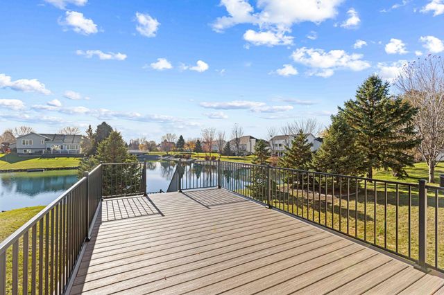 3102 26th Avenue S, Fargo, ND 58103